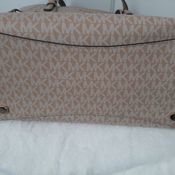 Michael Kors Voyager East / West Tote - Picture 6 of 10